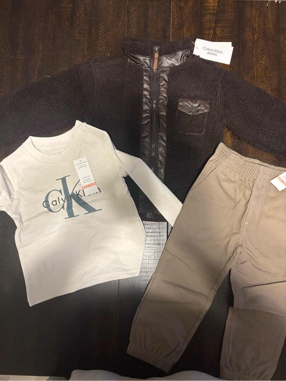 Calvin Klein Kids Long Sleeve Logo Tee in Off-White